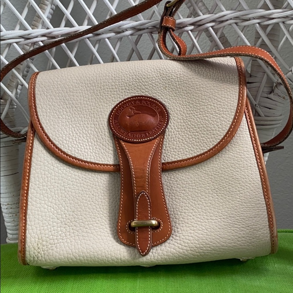 Dooney & bourke Vintage cream shoulder bag